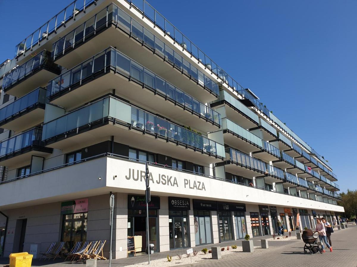 Jurajska Plaza, Prywatne Miejsce Parkingowe , Targi *